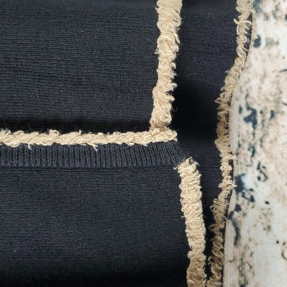 Apart Impressions | Retro Y2K Black and Tan Cardigan Sweater - Picture 6 of 7